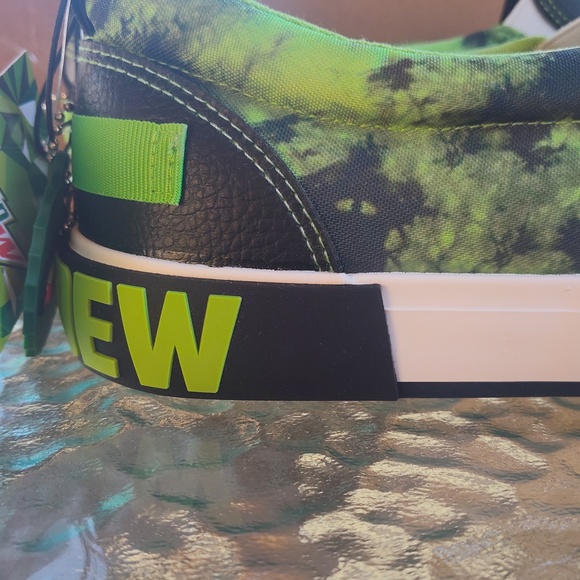 Mountain Dew Men's Slip On Sneakers - Picture 11 of 13
